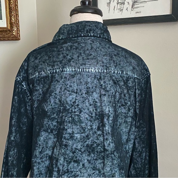 NWT Akademiks Black soft washed corduroy button down shirt with front pocket. - Picture 4 of 13